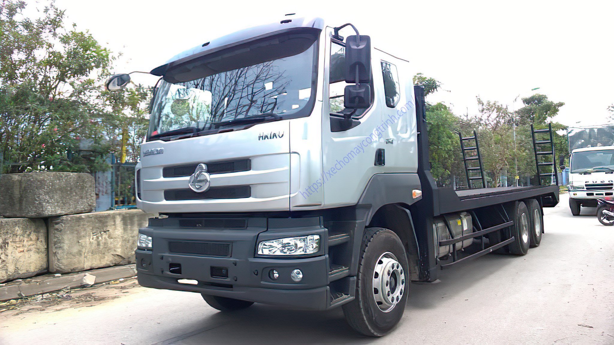 Xe nâng đầu chở máy công trình 4 chân Chenglong trọng tải 16 tấn